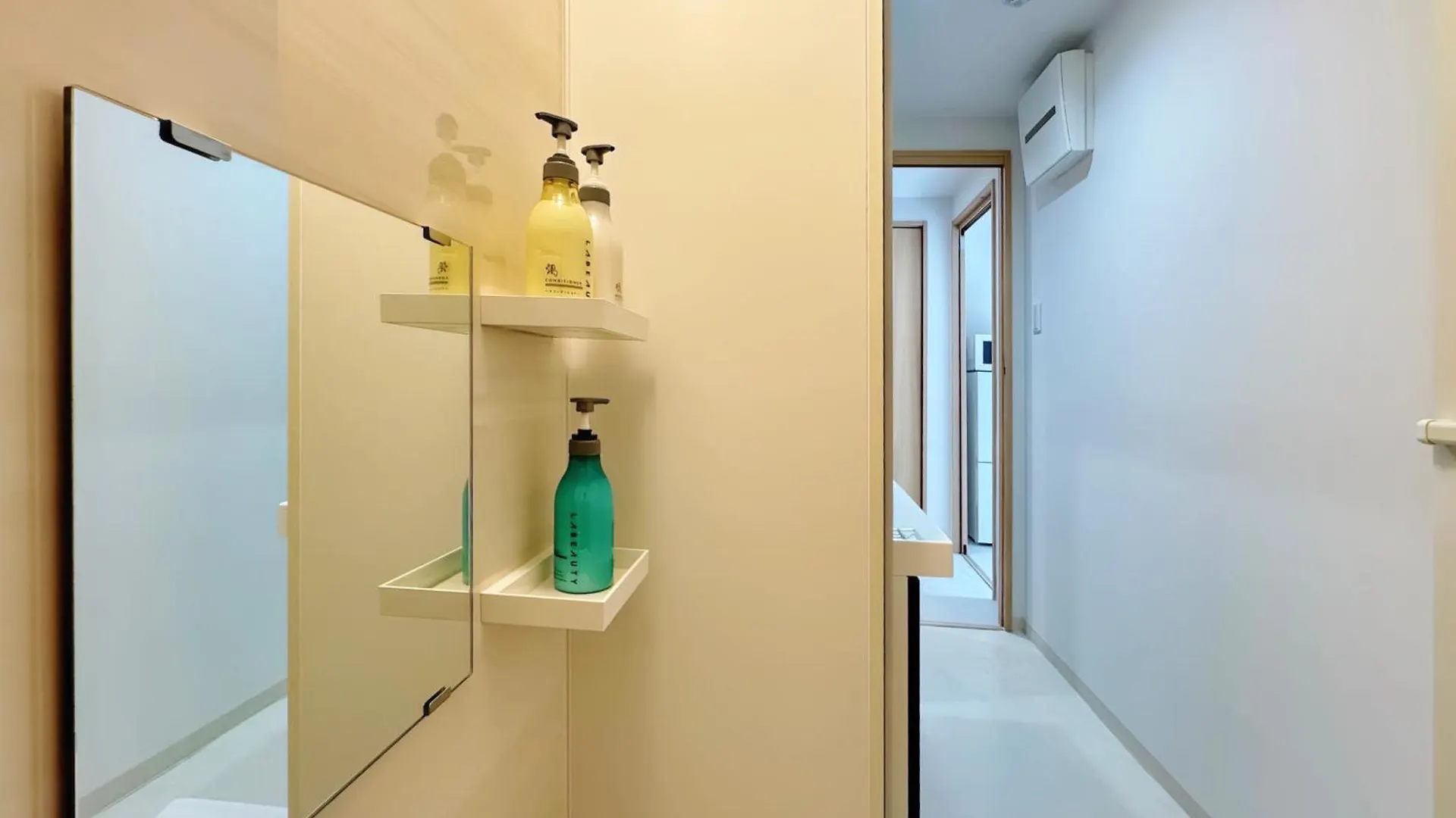 Nishinakajima Apartment Ōsaka 0*,  Japon